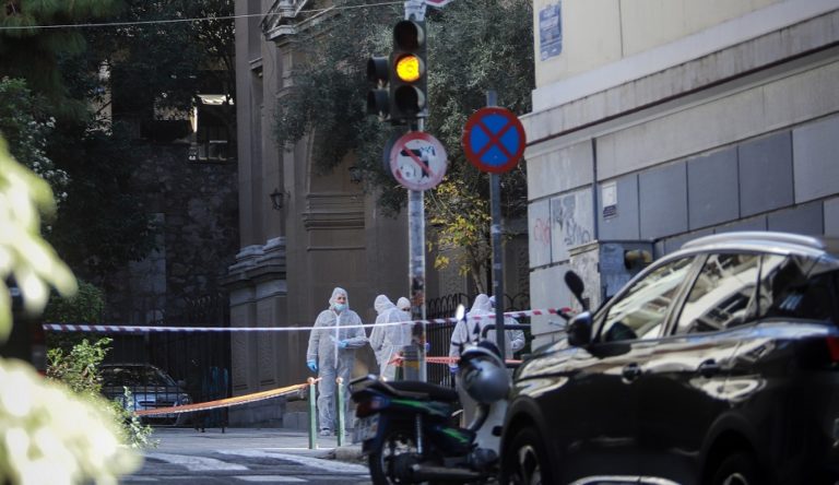 Έκρηξη στο Κολωνάκι – Δύο ελαφρά τραυματίες (video)