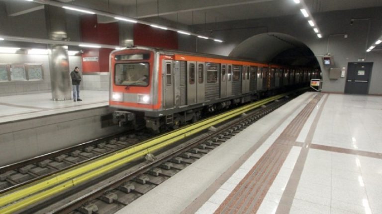 Συγκεντρώσεις για τη διατήρηση του δωρεάν παρκαρίσματος στο σταθμό μετρό Δ. Πλακεντίας