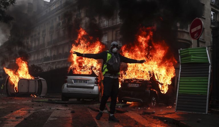 Γαλλία: Ψήφιση νόμου για περιορισμό των βίαιων διαδηλώσεων