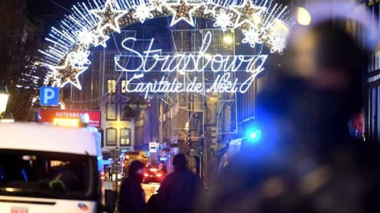 Στρασβούργο: Ασύλληπτος ο δράστης της αιματηρής επίθεσης – 3 νεκροί, 12 τραυματίες