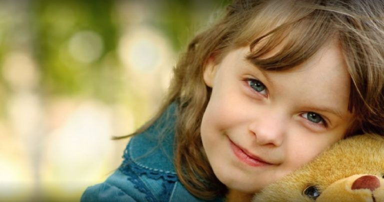 Ολοήμερο αφιέρωμα της ΕΡΤ στα 23 χρόνια δράσης του «Χαμόγελου του Παιδιού» (video)
