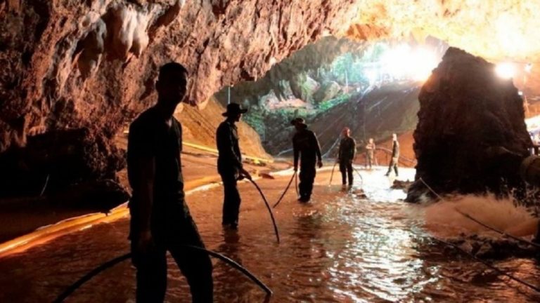 Επιχείρηση εντοπισμού 15 ανθρακωρύχων σε πλημμυρισμένο ορυχείο στην Ινδία