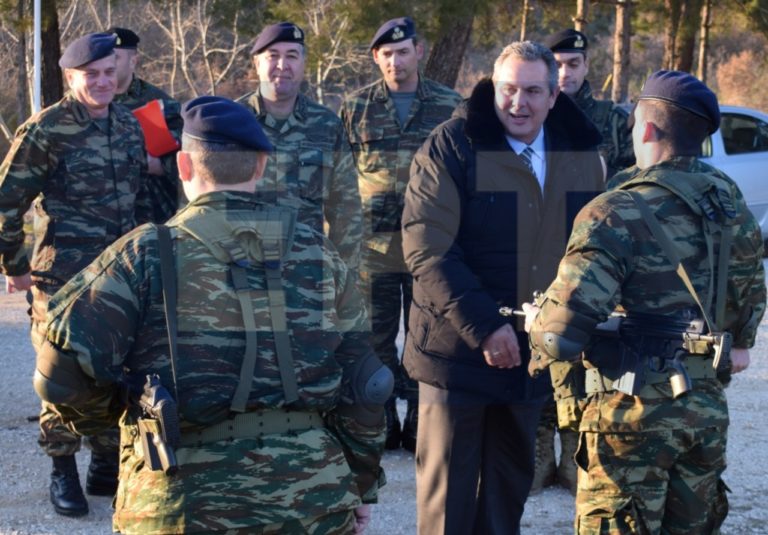 Σε στρατιωτικές μονάδες της Θράκης ο Π. Καμμένος