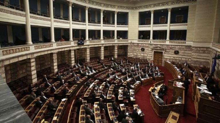 Βουλή: Ομόφωνα ψηφίστηκε η ακύρωση του μέτρου της μείωσης των συντάξεων