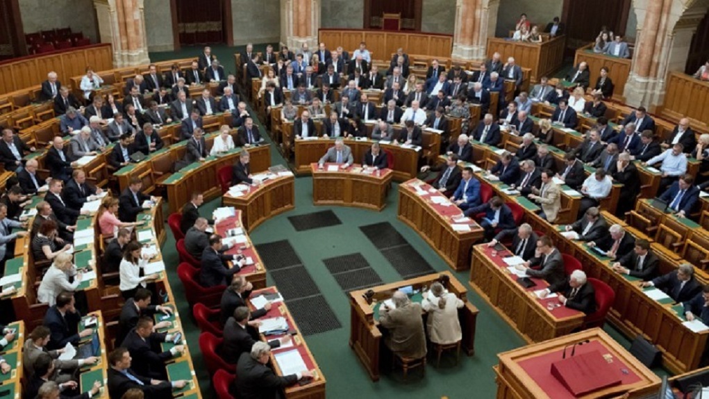 ΠΓΔΜ: Το απόγευμα συνεχίζεται η συνεδρίαση της Βουλής για την τροποποίηση του Συντάγματος
