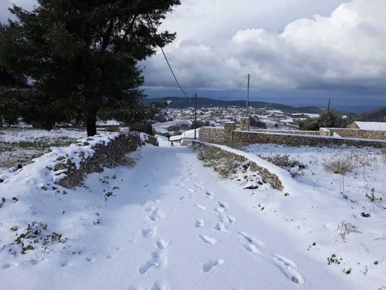 Ζάκυνθος: Αποκλεισμένο το ορεινό οδικό δίκτυο λόγω χιονιού και παγετού