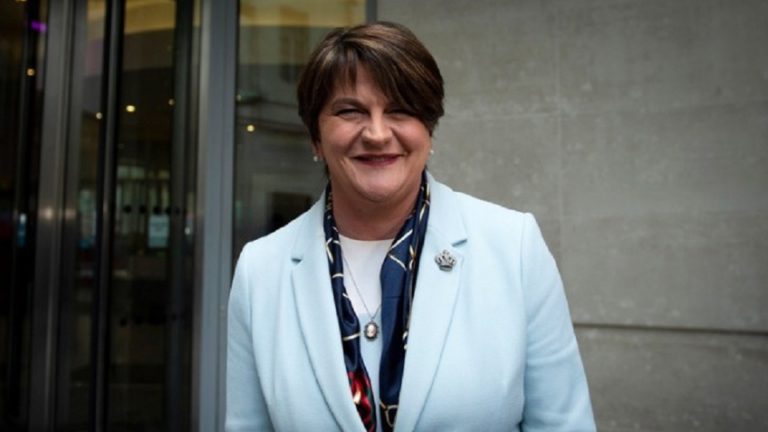 Brexit: Το DUP δέχθηκε να υποστηρίξει το «Σχέδιο Β» της Τερέζα Μέι