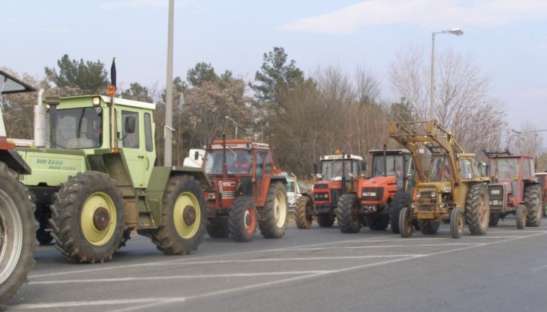 Ηλεία: Ανυποχώρητοι οι αγρότες, συνεχίζουν τον αγώνα