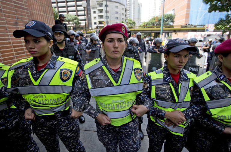 Προειδοποίηση της Ε.Ε. στην κυβέρνηση της Βενεζουέλας να μην συλληφθεί ο Γκουαϊδό