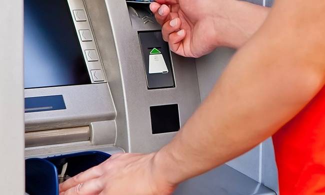 Ταυτοποιήθηκαν δύο αλλοδαποί για παγίδευση ΑΤΜ τραπεζών στη Θεσσαλονίκη