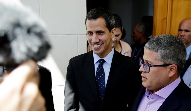 Βενεζουέλα: Έρευνα εις βάρος του Γκουαϊδό από το Ειδικό Δικαστήριο – Νέες κυρώσεις εξετάζουν οι ΗΠΑ