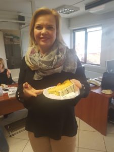 Η ΕΡΤ Τρίπολης έκοψε την πρωτοχρονιάτικη πίτα της