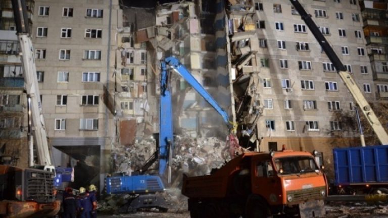 Ρωσία: Στους 37 οι νεκροί από την κατάρρευση πολυκατοικίας