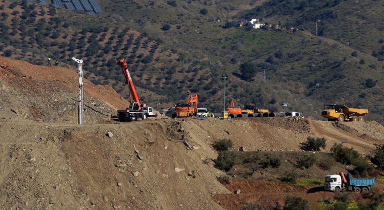 Ισπανία: Με αμείωτη ένταση οι προσπάθειες για τον απεγκλωβισμό του δίχρονου Γουλέν