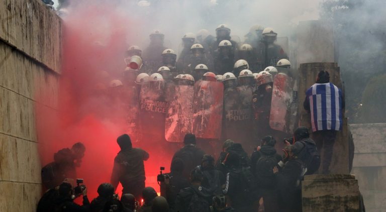 Προφυλακιστέος ο 27χρονος που συνελήφθη για τα επεισόδια στο Σύνταγμα