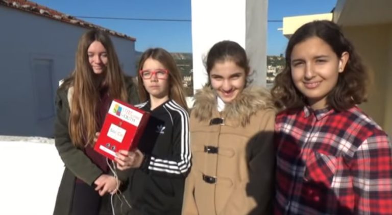 Τέσσερις μαθήτριες λύνουν το κυκλοφοριακό πρόβλημα του Βάμου (video)