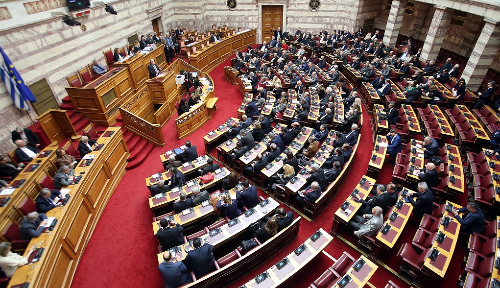 Πολιτικές εντάσεις για την αλλαγή κανονισμού της Βουλής-Διαγραφή Παπαχριστόπουλου προαναγγέλλει ο Καμμένος (video)