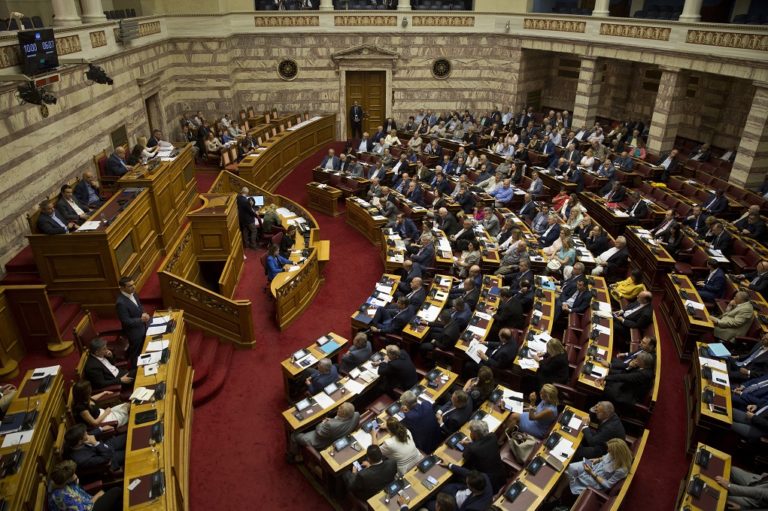 Βουλή: Συζήτηση για το πρωτόκολλο ένταξης της ΠΓΔΜ στο ΝΑΤΟ (video)