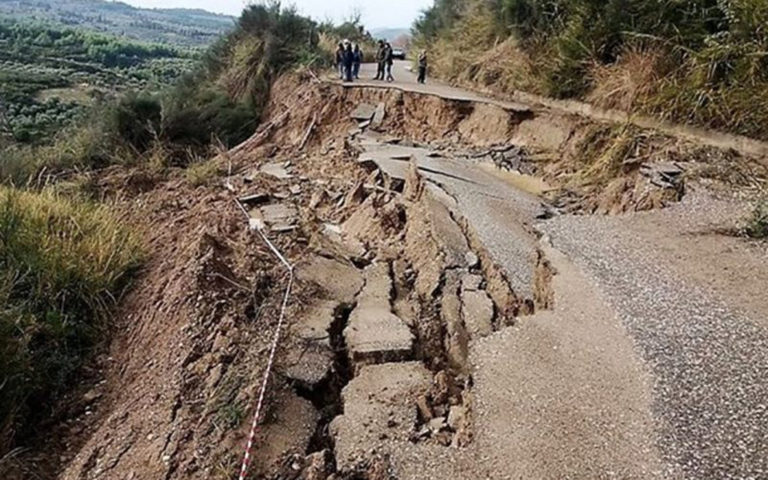 Σύσκεψη για τα προβλήματα από την κακοκαιρία στην Περιφέρεια