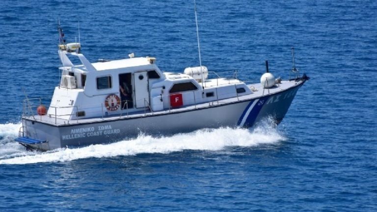 Μηχανική βλάβη σε δεξαμενόπλοιο ανοιχτά της νησίδας Φλεβών