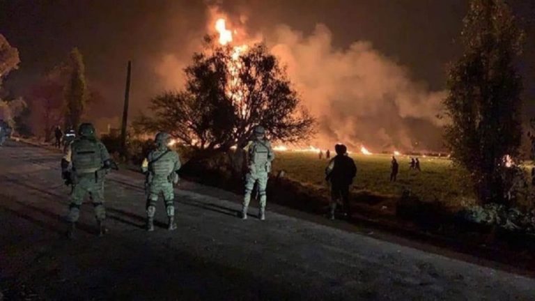 Μεξικό: Πάνω από 70 οι νεκροί από την έκρηξη σε πετρελαιαγωγό