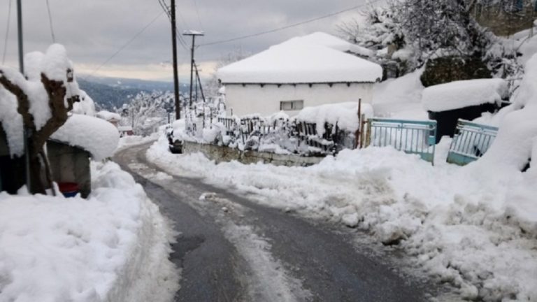 Ισχυρός παγετός και χιόνια- Στο μάτι του “Τηλέμαχου” η Εύβοια (video)