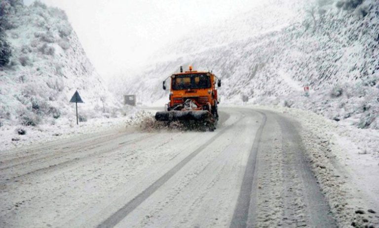 Αρκαδία : Πυκνή χιονόπτωση – Διεκόπη η κυκλοφορία στα διοδια Νεστάνης