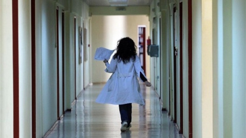 Με εγκαύματα από βεγγαλικά σε σχολική γιορτή νοσηλεύεται 9χρονος στην Πάτρα