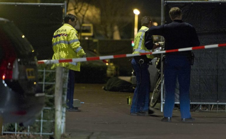 Νεκρός ένοπλος άνδρας στο Άμστερνταμ από πυρά της αστυνομίας