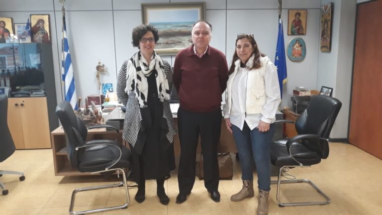 Προσέφερε τρόφιμα στους πολύτεκνους η Περιφέρεια