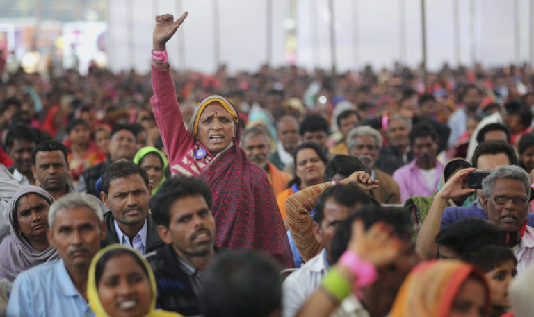 Χιλιάδες θύματα βιασμών διαδήλωσαν στο Νέο Δελχί