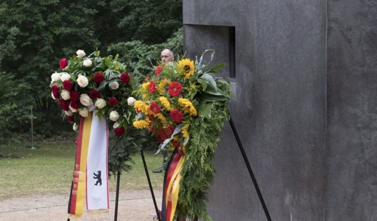Γερμανία: Βανδαλίστηκε ξανά το «Μνημείο Για τους Ομοφυλόφιλους Που Διώχθησαν Επί Ναζισμού»