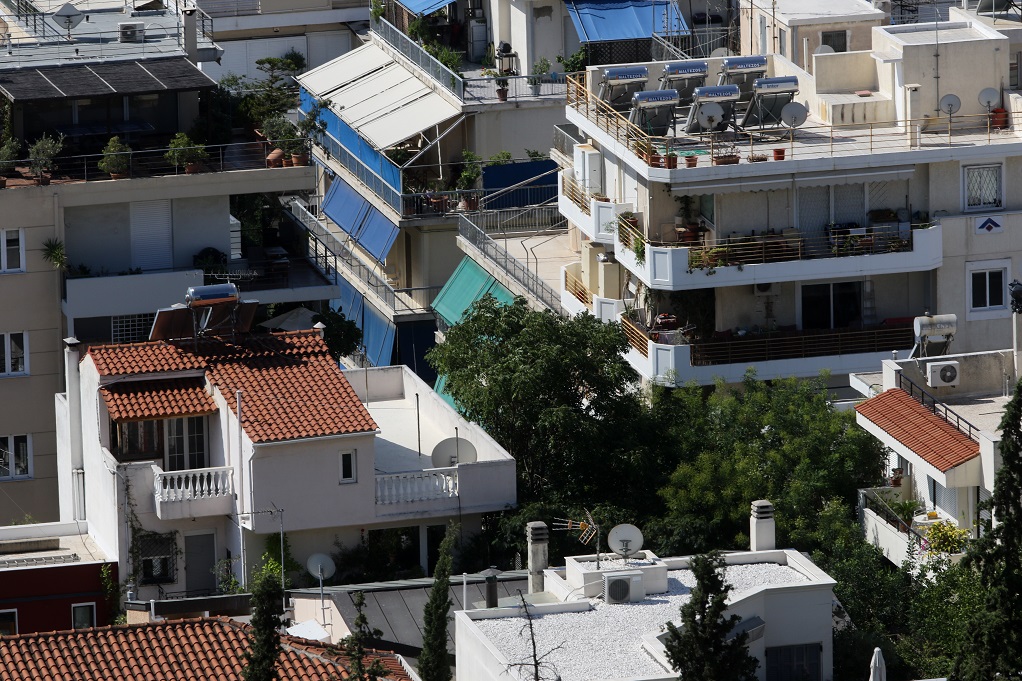 Σε κρίση το Airbnb: Μείωση 30% στις κατοικίες βραχυχρόνιας μίσθωσης – Πού βρίσκονται οι τιμές