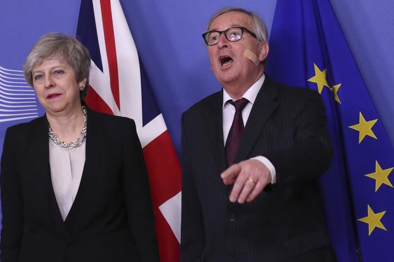 Brexit: Γιούνκερ και Μέι συναντήθηκαν χωρίς να άρουν το αδιέξοδο