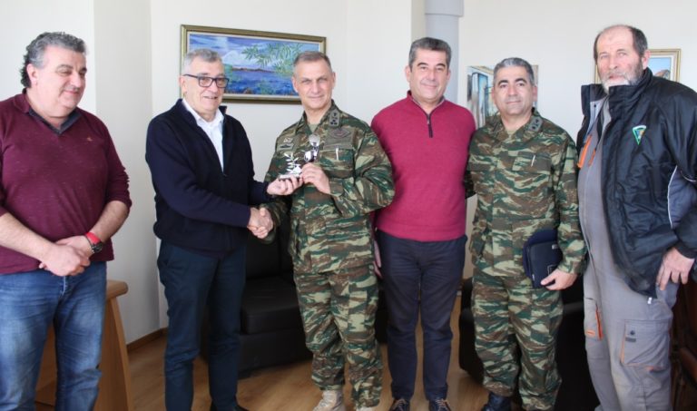 Ο νέος διοικητής της ΑΣΔΕΝ στον δήμαρχο Λέσβου