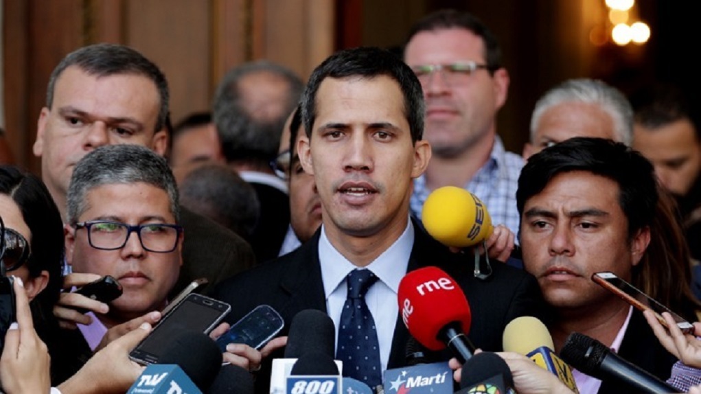 Η Ελλάδα αναγνωρίζει τον Juan Guaido ως μεταβατικό πρόεδρο της Βενεζουέλας (video)