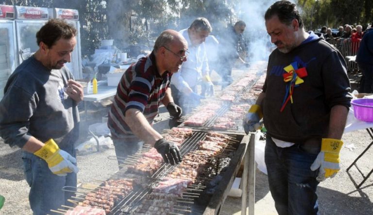 Πάνδημη γιορτή στην Πάτρα για την Τσικνοπέμπτη (pics)