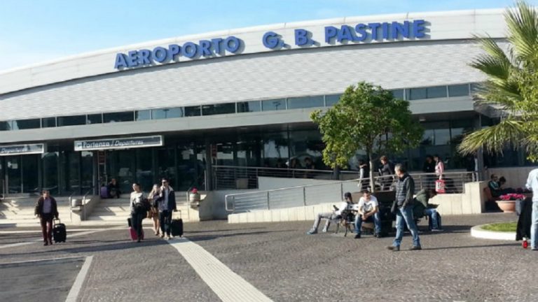 Ιταλία: Έκλεισε το αεροδρόμιο Τσιαμπίνο της Ρώμης λόγω φωτιάς