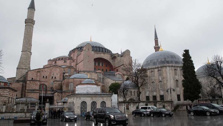 Ε. Ιμάμογλου (δήμαρχος Κωνσταντινούπολης): Η Αγία Σοφία δεν πρέπει να εργαλειοποιείται