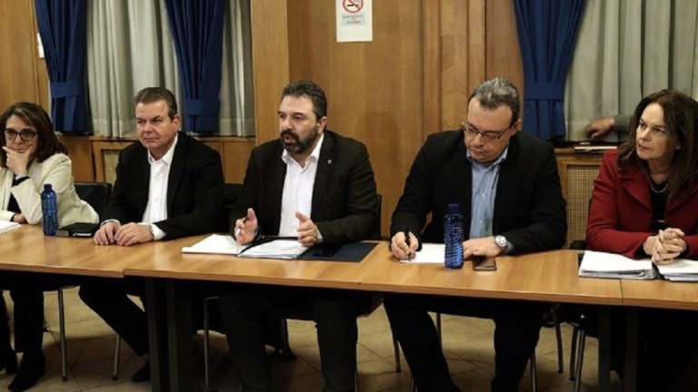 Άκαρπη η πολύωρη συνάντηση κυβερνητικού κλιμακίου – αγροτών (video)