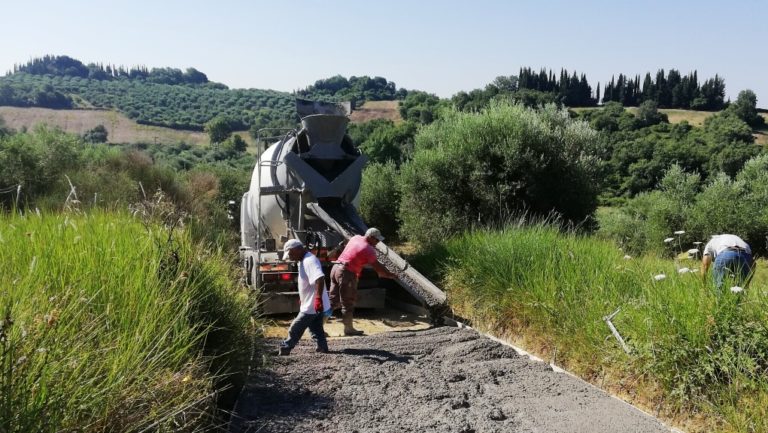 Έργα αγροτικής οδοποιΐας στη Βιάννο