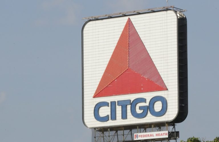 Κλείνει την κάνουλα της Citgo στις ΗΠΑ ο Γκουαϊδό – Όλα τα σενάρια ανοικτά λέει ο Τραμπ