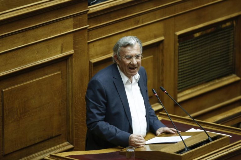 Δημαράς: Το κτήριο που κρύβει την Ακρόπολη θα έπρεπε να κατεδαφιστεί (audio)