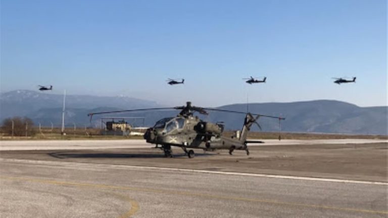 Αμερικανοί στρατιώτες στηρίζουν τον «Εσταυρωμένο»