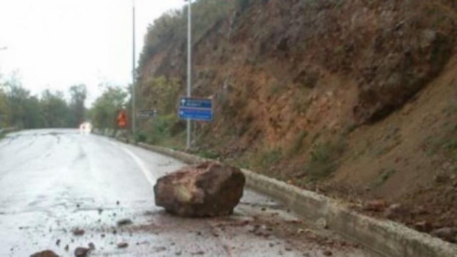 Χανιά: Συνεχίζονται οι κατολισθήσεις