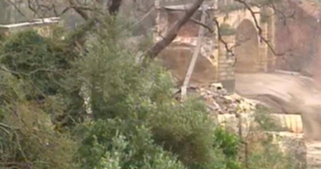 Χανιά: Κατέρρευσε η γέφυρα  του Κερίτη, η γέφυρα της Αντίστασης