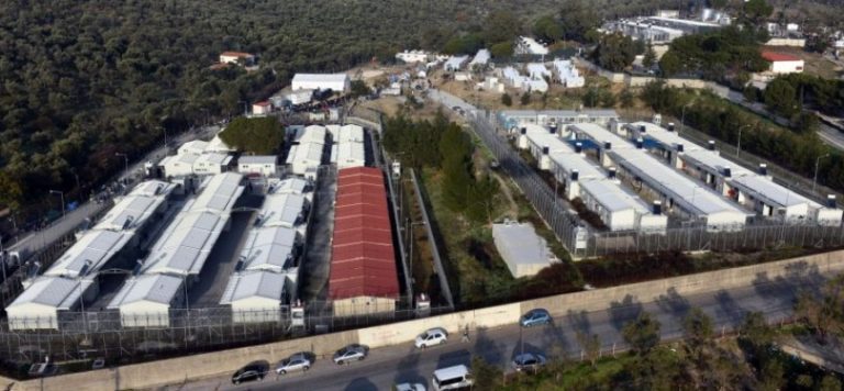 Καταγγελία Γ. Μπαλμπακάκη: ΜΚΟ βάζουν προσφυγόπουλα να περπατάνε ξυπόλητα στις λάσπες για να τα φωτογραφίζουν