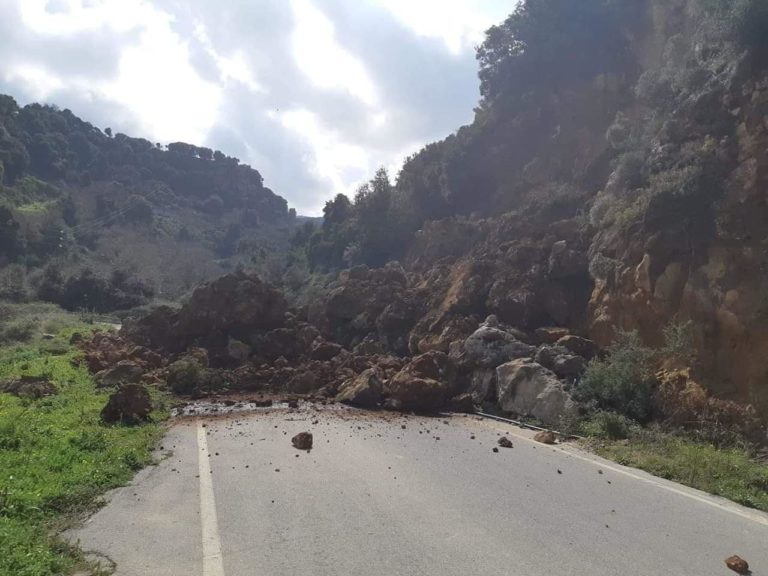 Ρέθυμνο: Πυρ κατά… μπουλντόζας