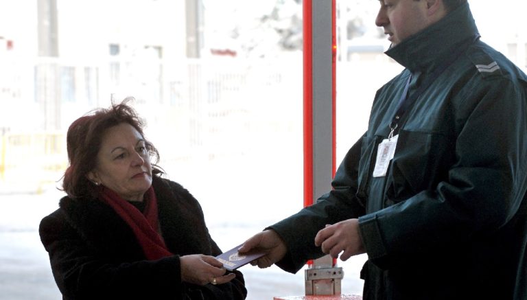 Β. Μακεδονία: Σφραγίδα με το νέο όνομα της χώρας στα διαβατήρια των πολιτών