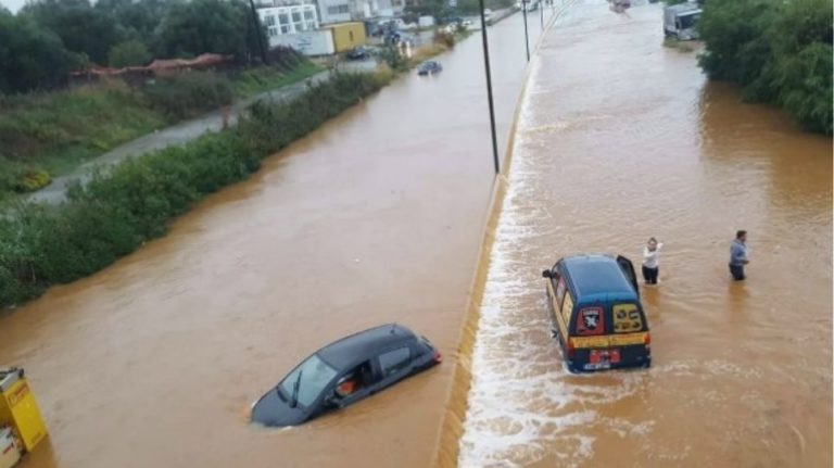 Χανιά: Μεγάλη κατολίσθηση στον δρόμο για Θέρισο (audio)